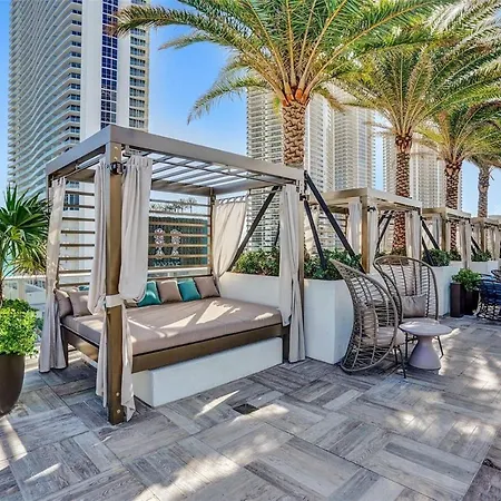 Hyde Beach House: Oceanfront Mansion with Resort Amenities Hollywood Exterior photo