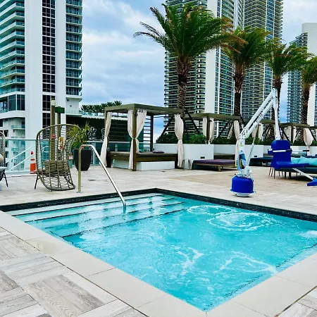 Hyde Beach House: Oceanfront Mansion with Resort Amenities Hollywood Exterior photo