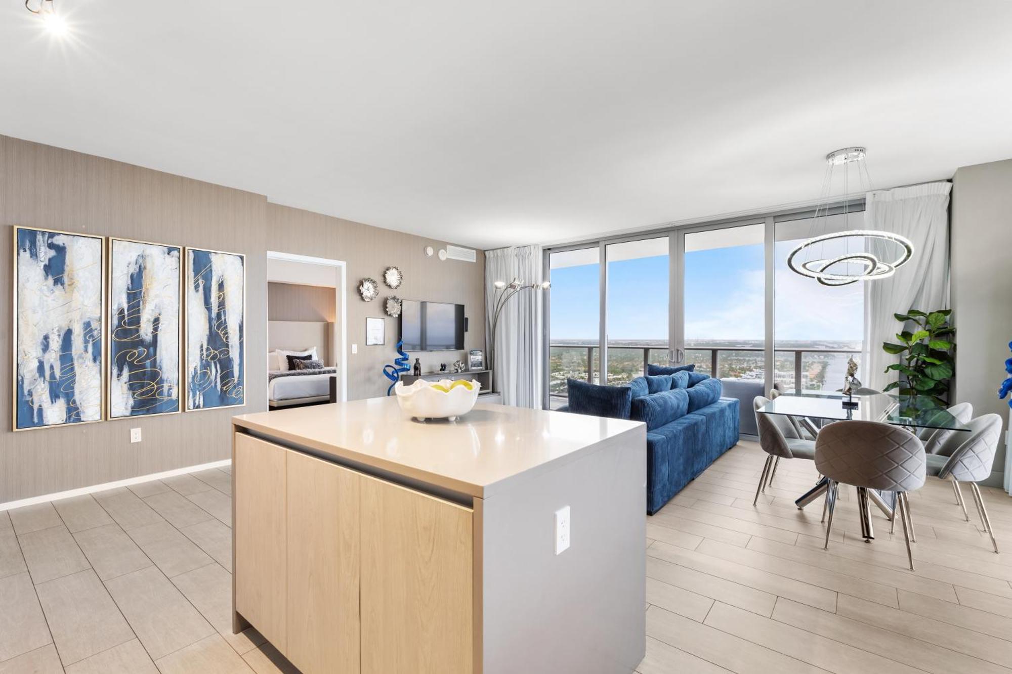 Hyde House - 2bd-2ba Mansion With Direct Ocean View, Amenities, Rooftop Pool And Hot Tub, Tennis Court, Few Min Walk To The Ocean Hollywood