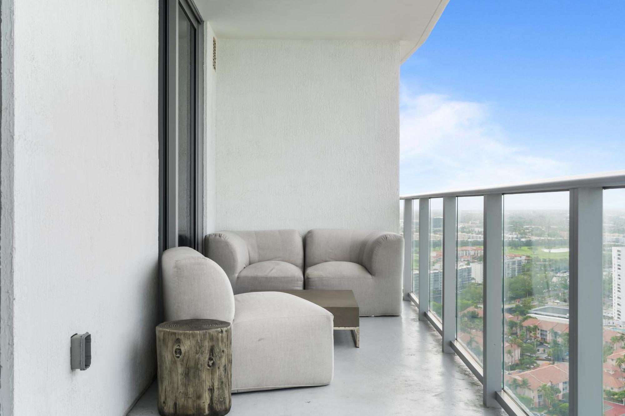 Hyde House - 2bd-2ba Mansion With Direct Ocean View, Amenities, Rooftop Pool And Hot Tub, Tennis Court, Few Min Walk To The Ocean
