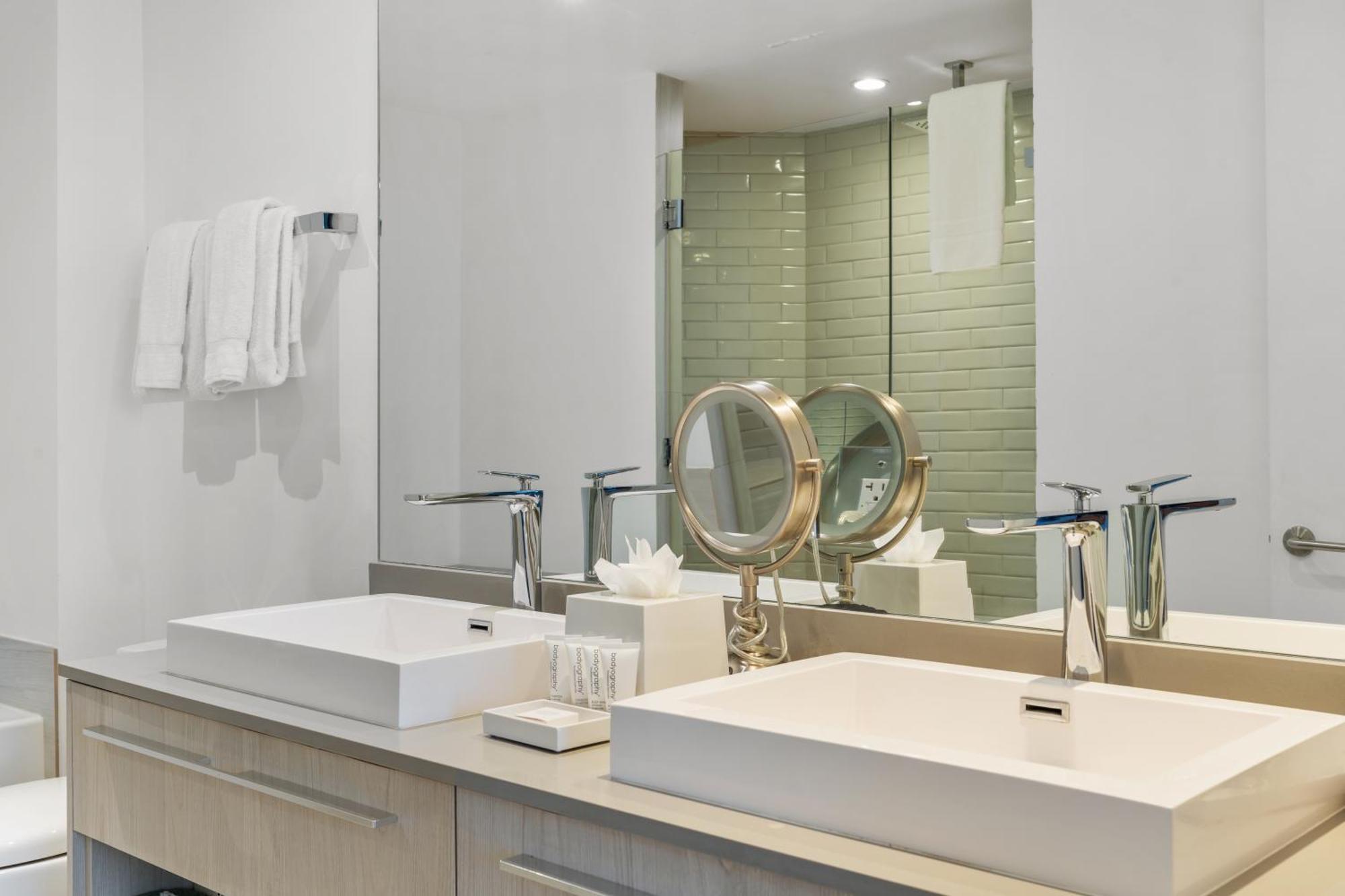 Apartamento Hyde House - 2bd-2ba Mansion With Direct Ocean View, Amenities, Rooftop Pool And Hot Tub, Tennis Court, Few Min Walk To The Ocean Hollywood