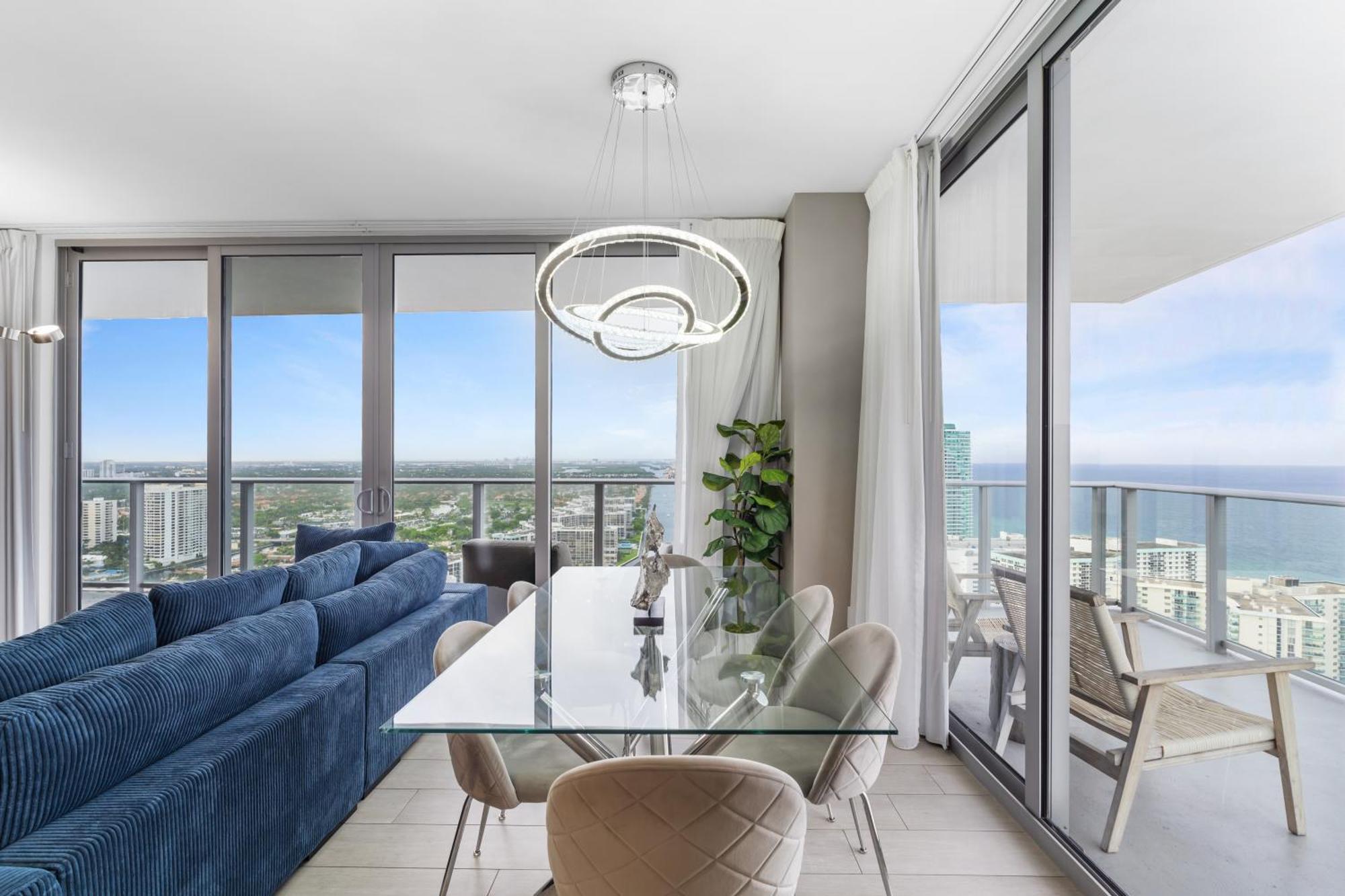 Hyde House - 2bd-2ba Mansion With Direct Ocean View, Amenities, Rooftop Pool And Hot Tub, Tennis Court, Few Min Walk To The Ocean *