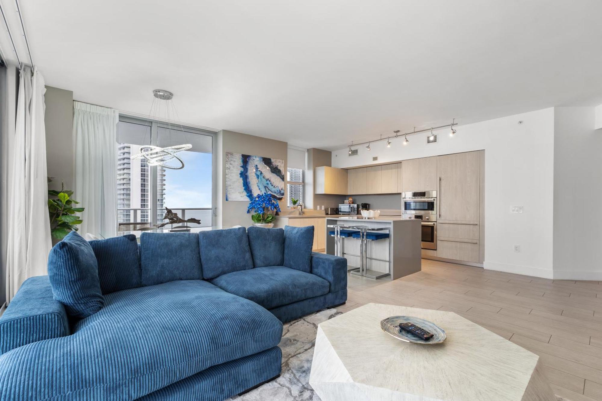 Hyde House - 2bd-2ba Mansion With Direct Ocean View, Amenities, Rooftop Pool And Hot Tub, Tennis Court, Few Min Walk To The Ocean Hollywood