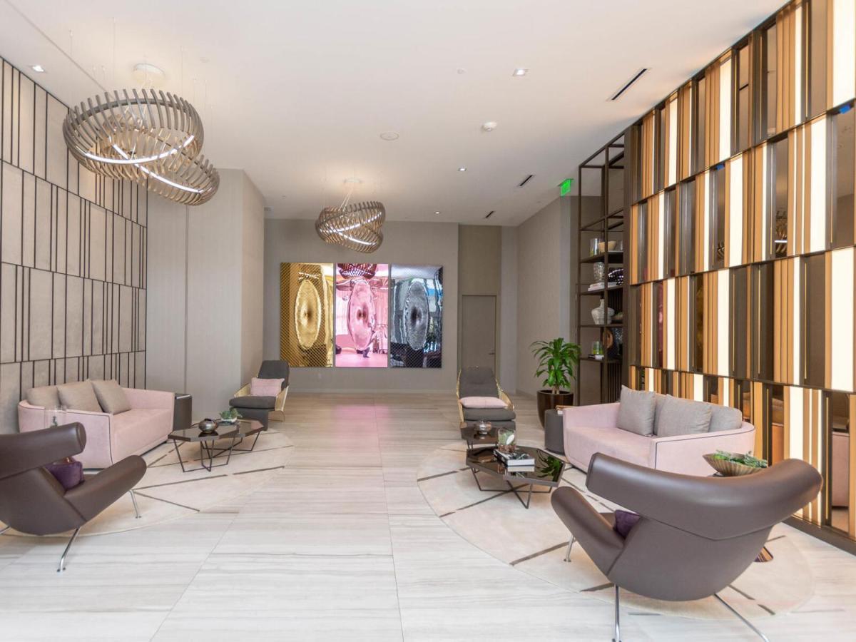 Hyde House: Oceanfront Mansion With Amenities Hollywood