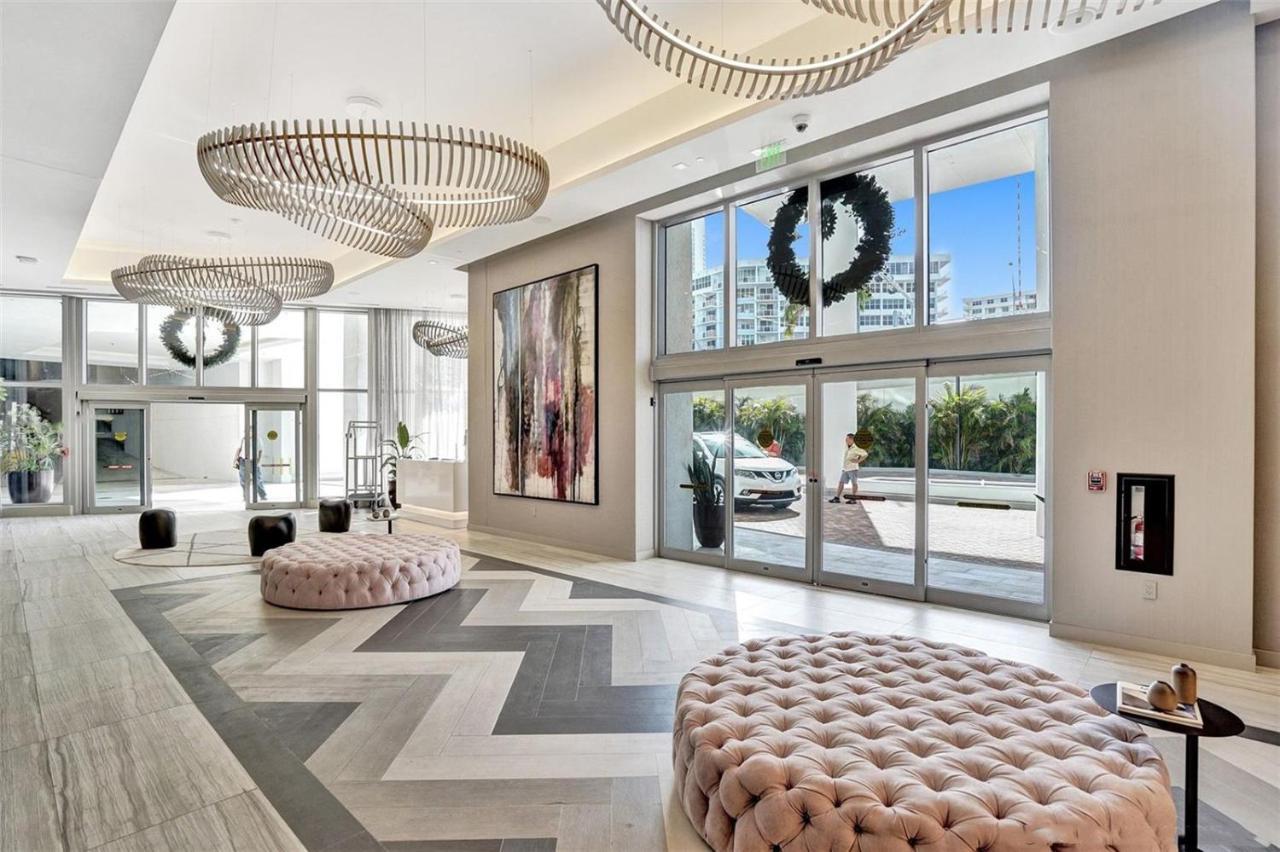 Apartment Hyde House: Oceanfront Mansion With Amenities *