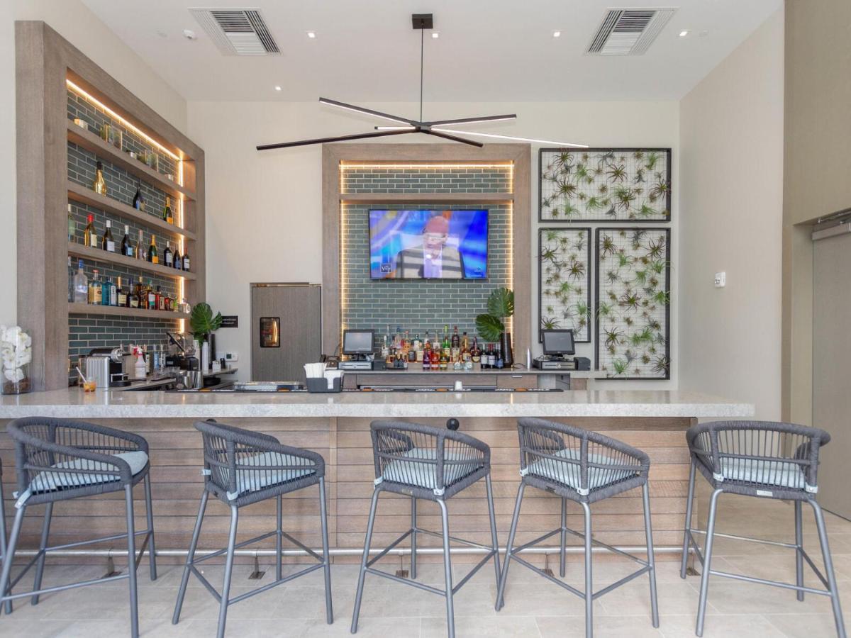 Hyde House: Oceanfront Mansion With Amenities Apartment *